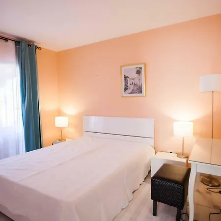 Duarte Villa *