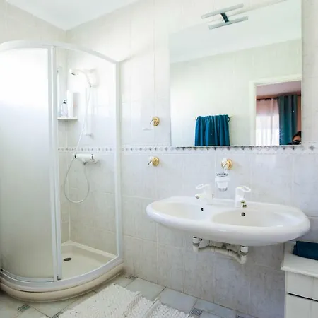 Duarte Villa *
